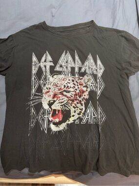 Def Leppard Black Graphic Short Sleeve Tee - Leopard Head